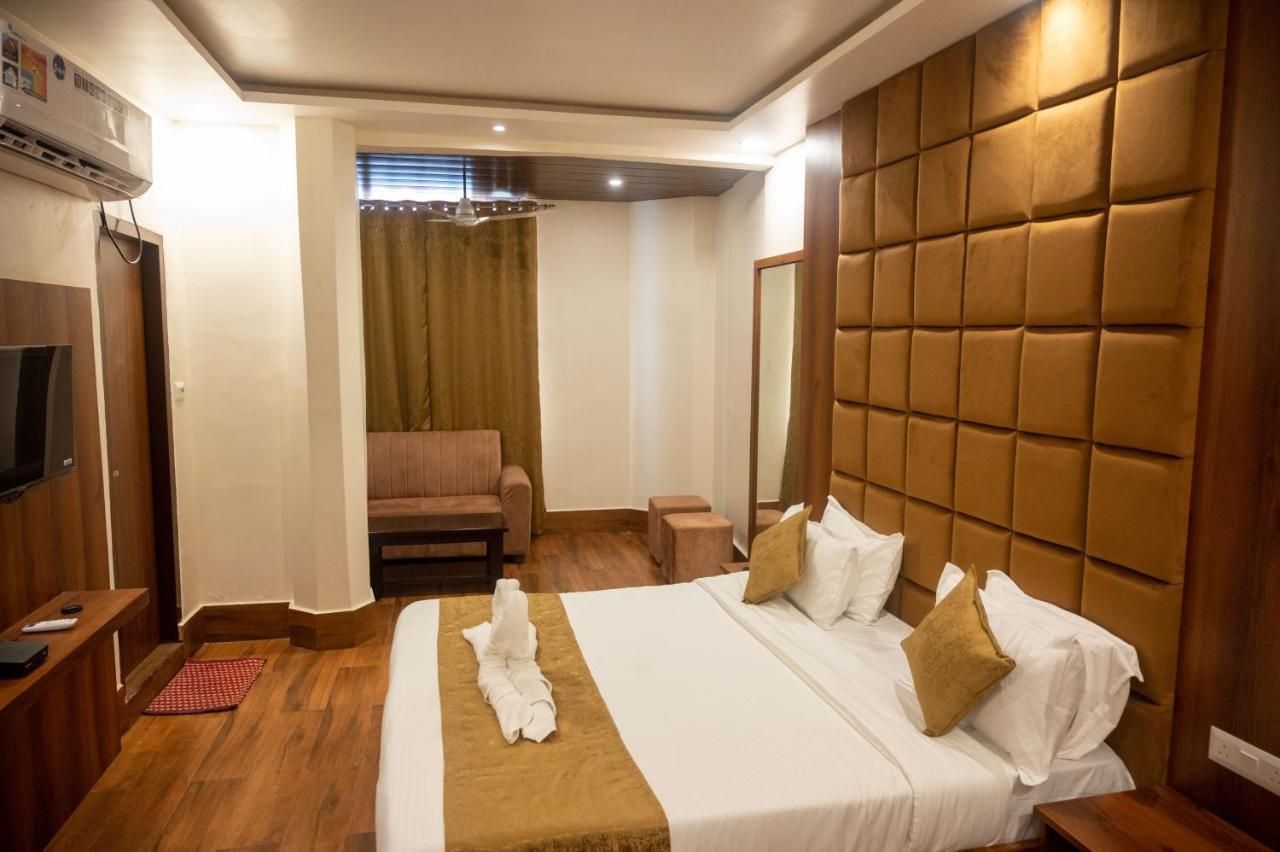 Hotel Kiran Palace Varanasi Exterior foto