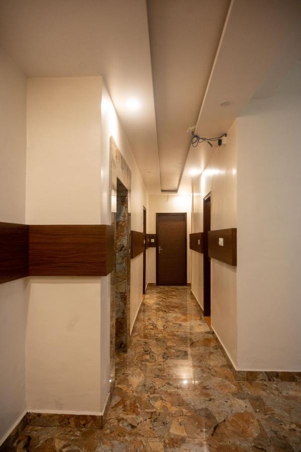 Hotel Kiran Palace Varanasi Exterior foto