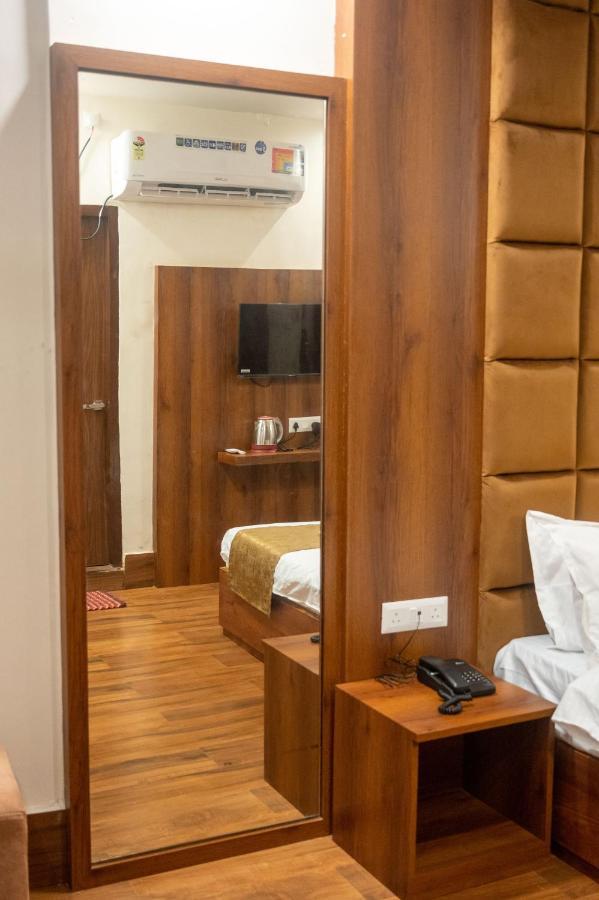 Hotel Kiran Palace Varanasi Exterior foto
