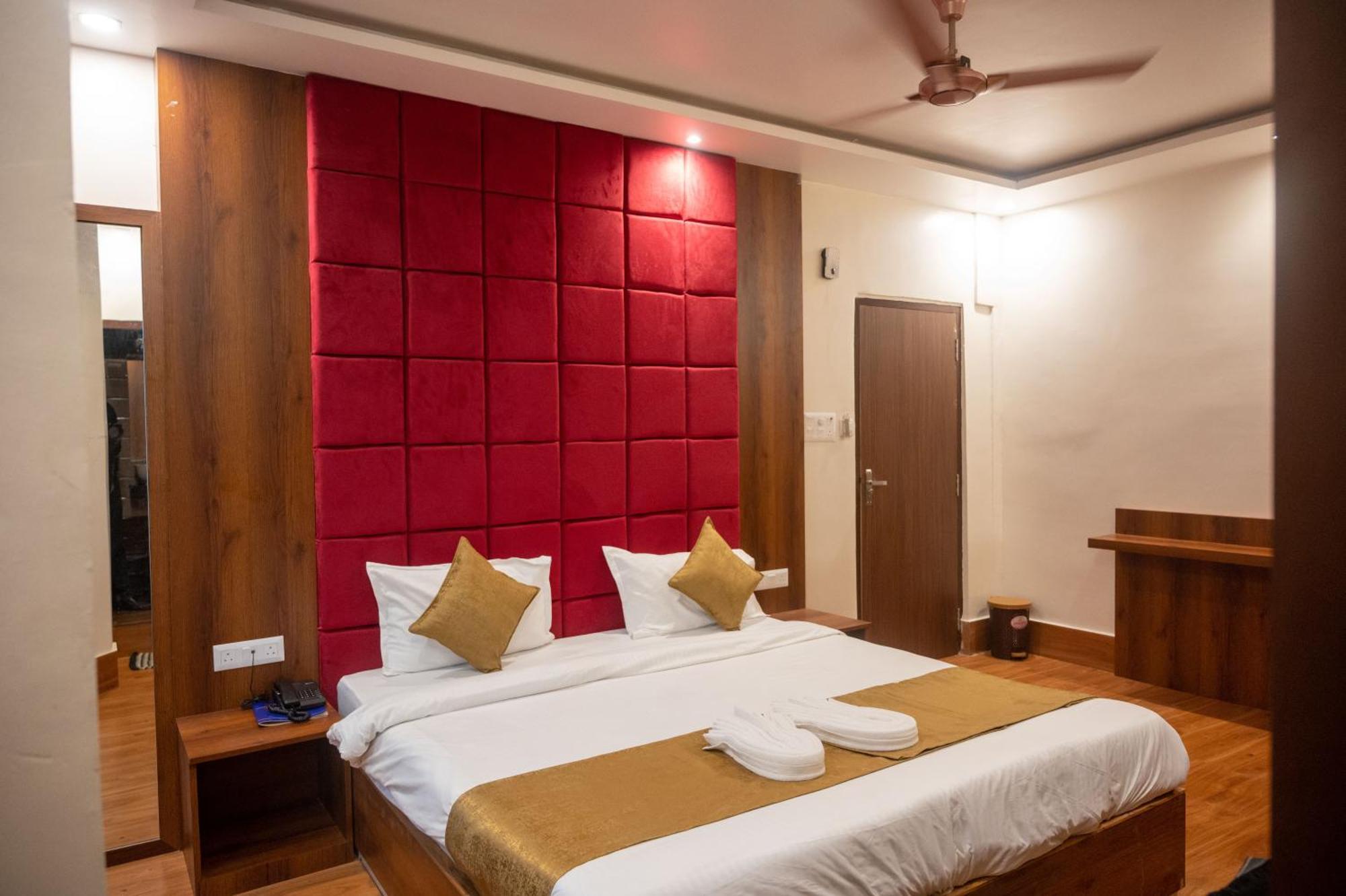 Hotel Kiran Palace Varanasi Exterior foto