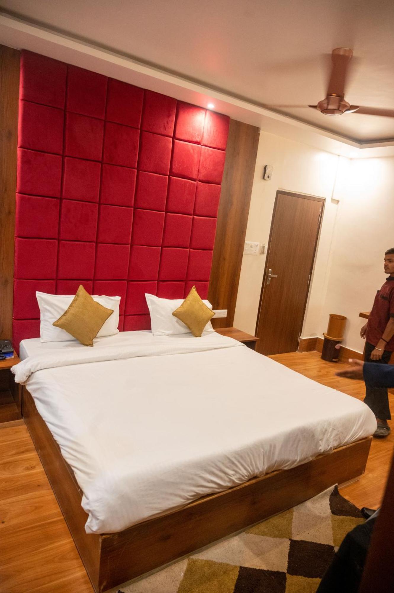 Hotel Kiran Palace Varanasi Exterior foto